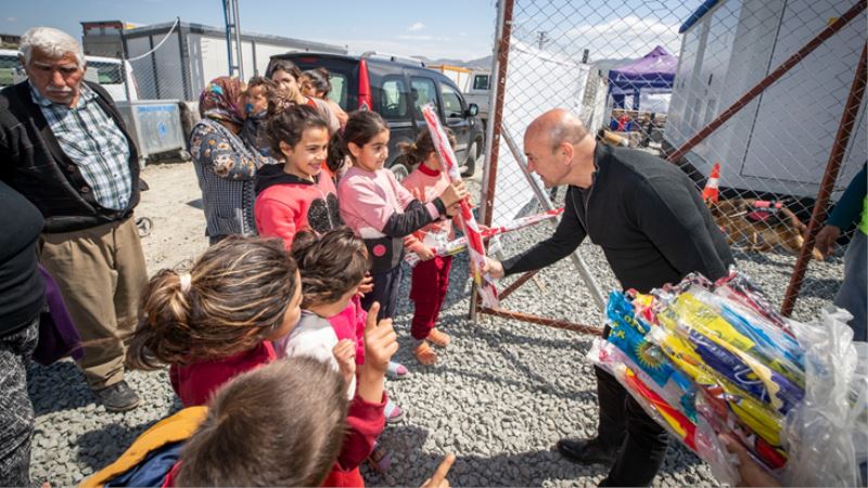 “Bayram hediyesi için İzmirlileri kampanyaya davet ediyorum”