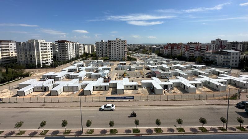 İzmir Büyükşehir Belediyesi’nin Adıyaman’da kurduğu konteyner kent hizmete girdi
