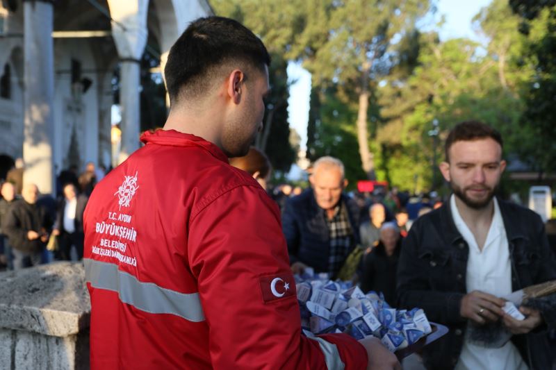 AYDIN BÜYÜKŞEHİR BELEDİYESİ RAMAZAN BAYRAMI’NDA VATANDAŞLARLA BAYRAMLAŞTI