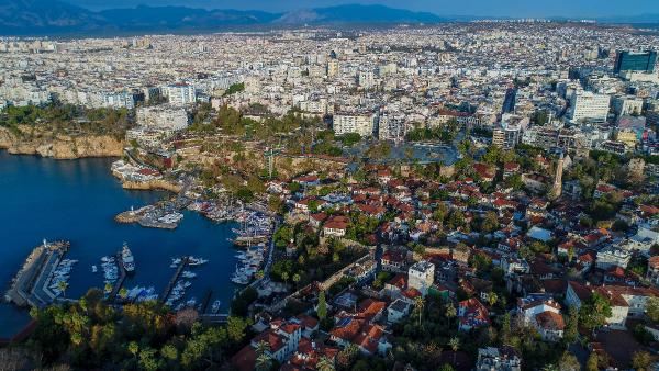 İSTANBUL’U SOLLADI.. ANTALYA