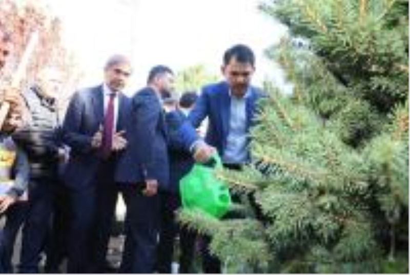 BAKAN KURUM KÂĞITHANE’DE ANAHTAR VE TAPU TESLİM TÖRENİNE KATILDI