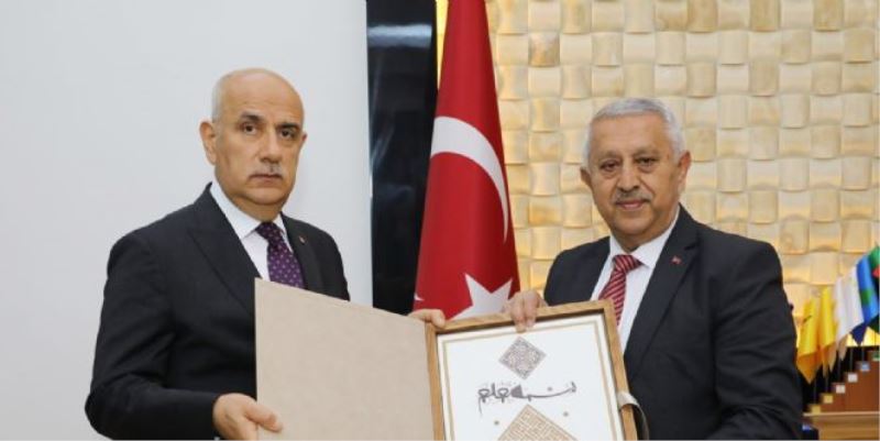 BAKAN KİRİŞCİ´DEN BELEDİYEMİZE ZİYARET