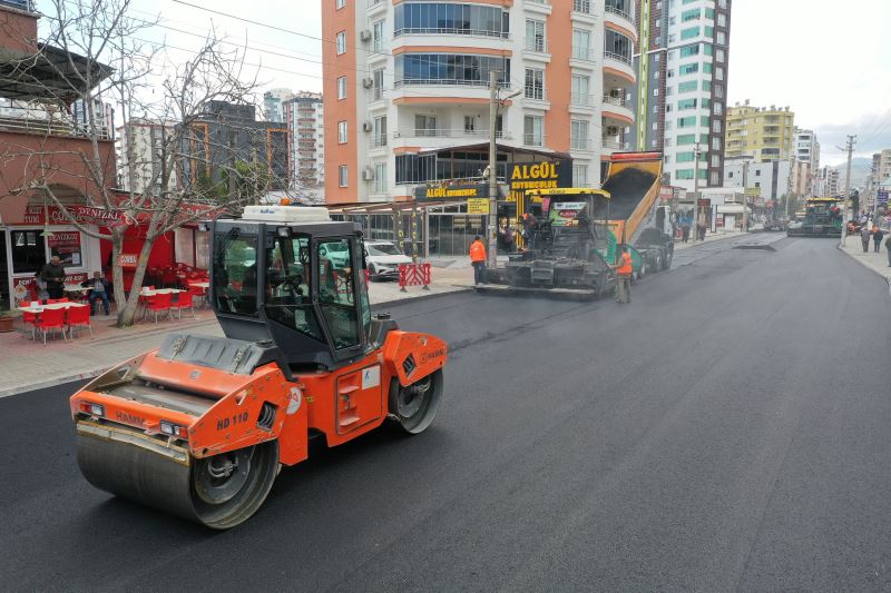 Büyükşehir Yol Yapım Ekiplerinin Yeni Rotası Mezitli Sokakları
