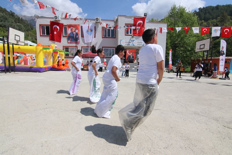 Mersin Büyükşehir Anamur’da Çocuklar İçin Eğlenceli Bir Etkinlik Programı Hazırladı