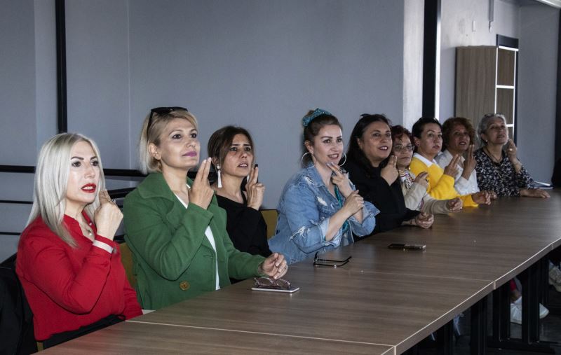 MERCEK Kursiyerleri İşaret Dili Öğrenerek Engelleri Aşacak