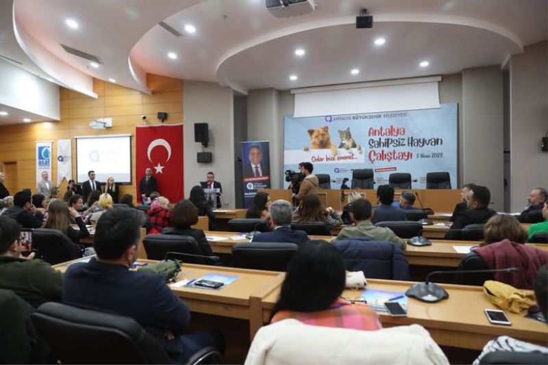 Antalya Sahipsiz Hayvan Çalıştayı Gerçekleştirildi