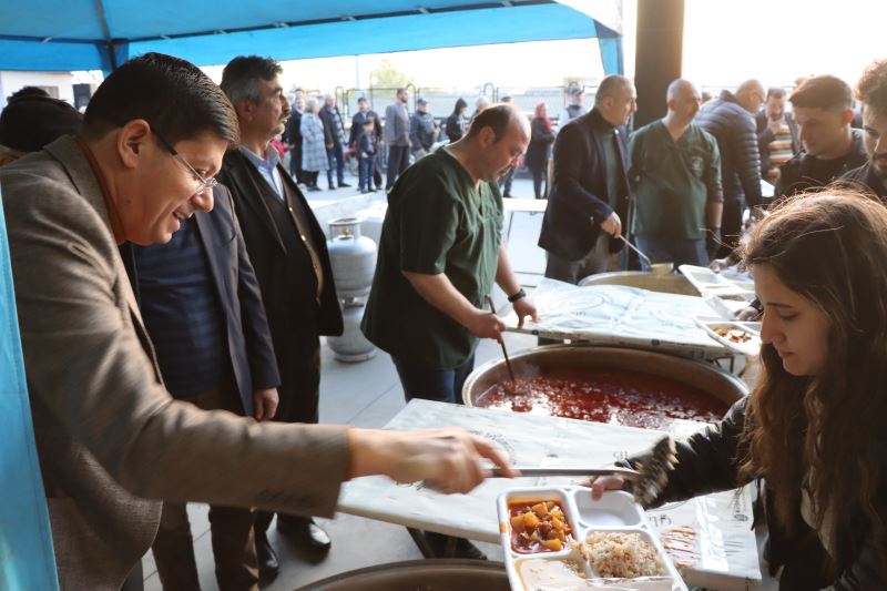 Dumlupınar’da Başkan Özcan’a yoğun ilgi