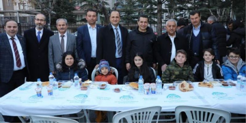 HER AKŞAM BİNLERCE VATANDAŞIMIZI GÖNÜL SOFRAMIZDA AĞIRLIYORUZ