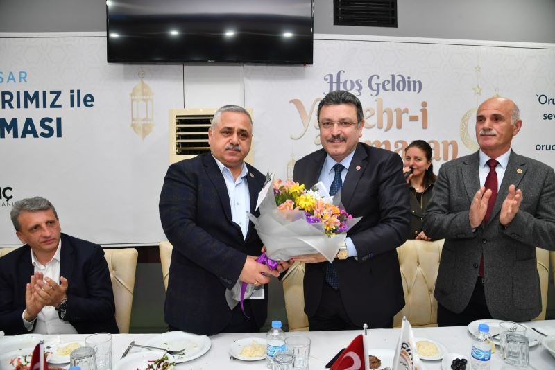 Genç, muhtarlarla iftarda buluştu