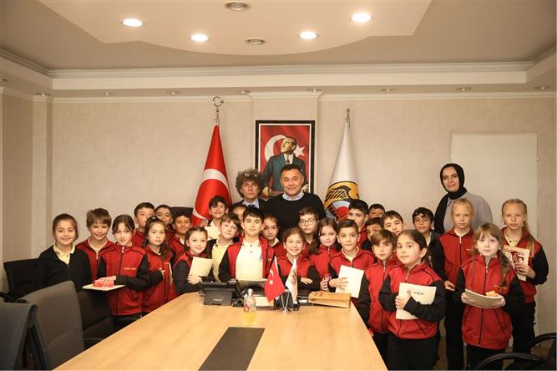 ÖĞRENCİLERDEN BAŞKAN YÜCEL’E ZİYARET