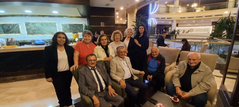 Başkan Topaloğlu halk korosu ile yemekte bir araya geldi