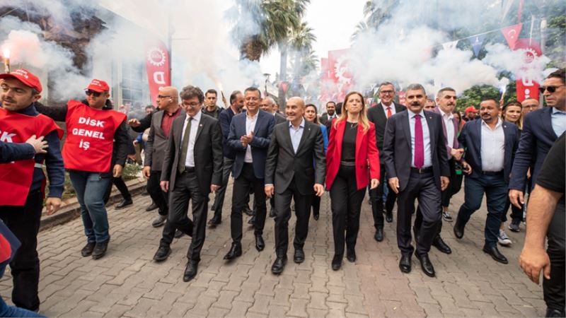 18 bin işçi toplu sözleşmeyi bayram havasında kutladı
