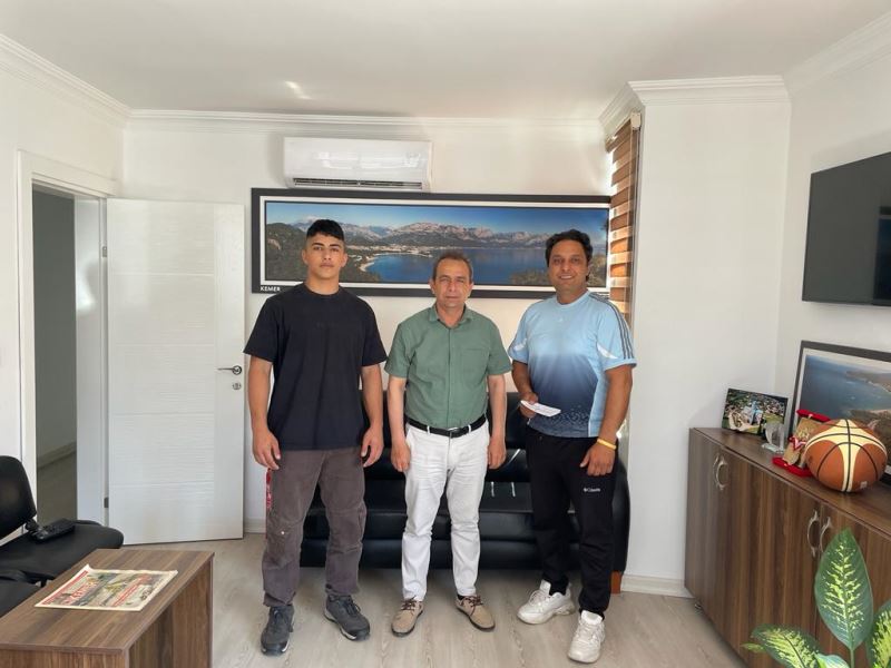 Kemer Belediyesi’nden sporculara ulaşım desteği