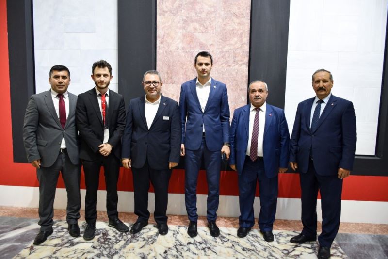 Başkan Şahin, İzmir Fuarında İscehisar’lı Firmaları Yalnız Bırakmadı