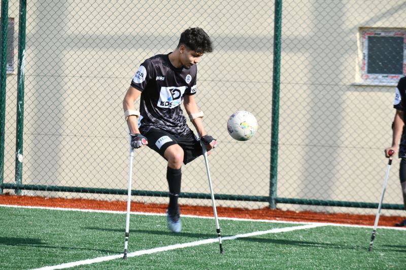 ANKARA BÜYÜKŞEHİRDEN SPORA YENİ DESTEK: AMPUTE FUTBOL PARKI AÇILDI
