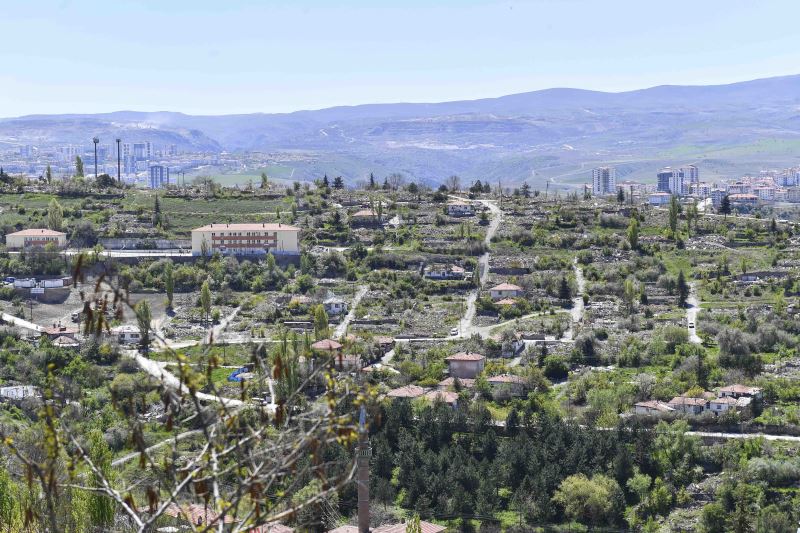 ANKARA BÜYÜKŞEHİRİN KENTSEL DÖNÜŞÜM ALANLARINDA HAFRİYAT TEMİZLEME ÇALIŞMALARI DEVAM EDİYOR