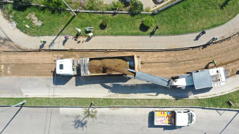 BÜYÜKŞEHİR ÇALIŞIYOR AYDIN’IN YOLLARI YENİLENİYOR