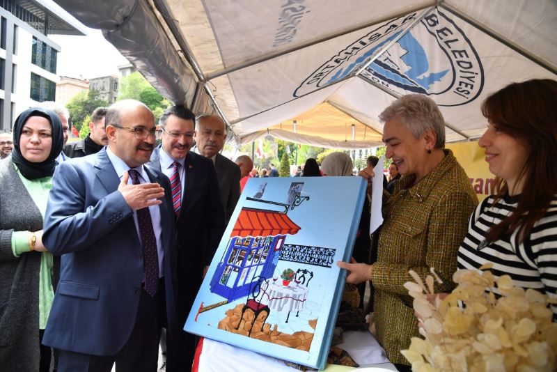 Kadınların el emeği, göz nuru eserleri görücüye çıktı!