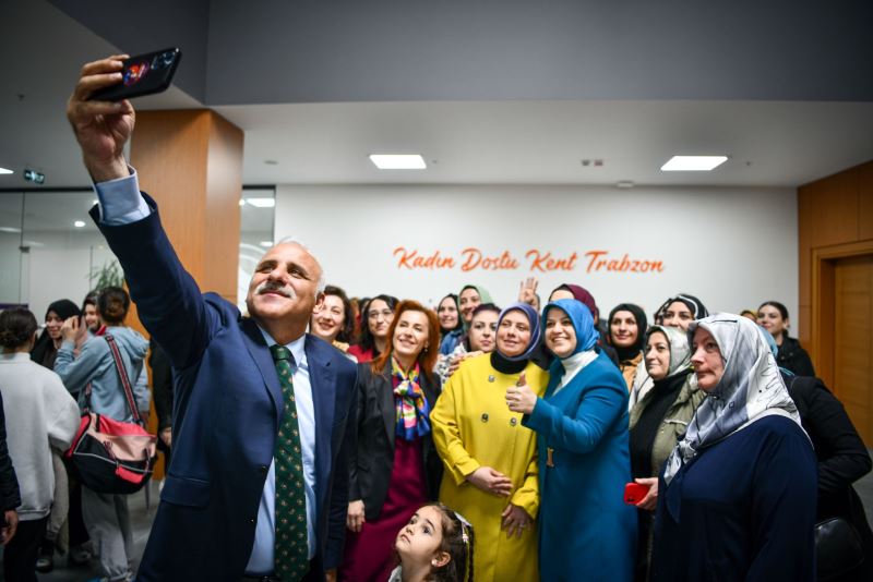 BAŞKAN ZORLUOĞLU TRABZONLU KADINLARLA BİR ARAYA GELDİ
