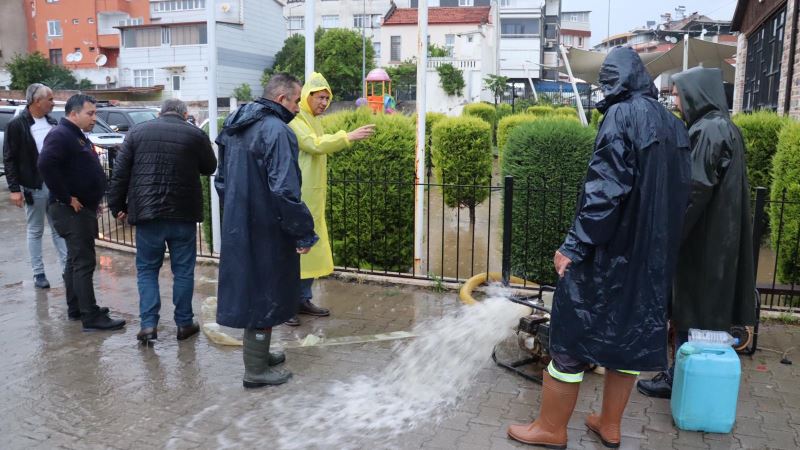 Başkan Özcan sel felaketi sonrası seferberlik ilan etti       VATANDAŞIN İMDADINA NAZİLLİ BELEDİYESİ KOŞTU