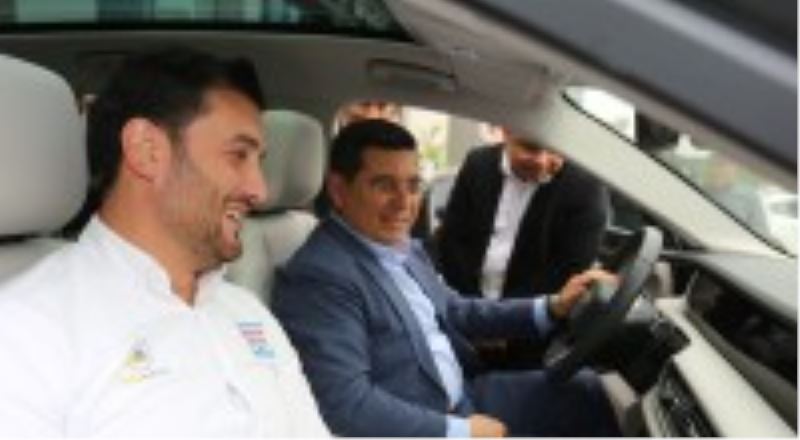 Tütüncü, milli gurur Togg’u gençlerle test etti