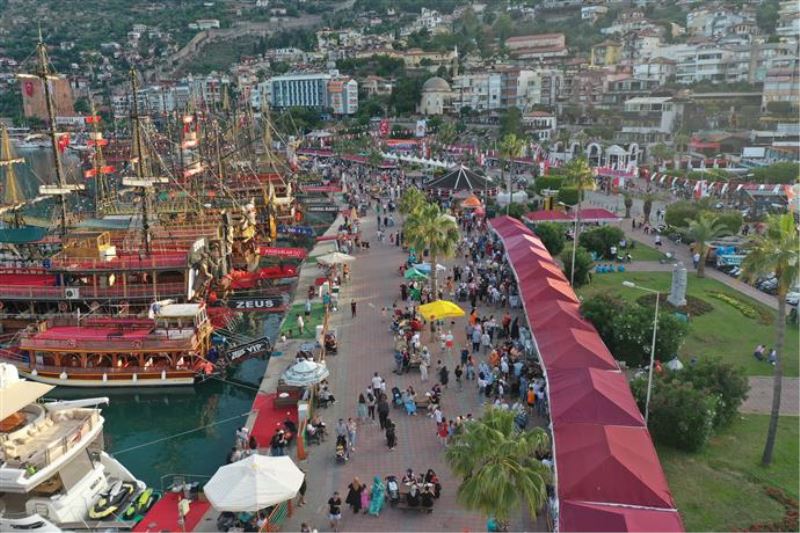 21. ALANYA ULUSLARARASI TURİZM VE SANAT FESTİVALİ’NDE GERİ SAYIM BAŞLADI CUMHURİYETİN 100’ÜNCÜ YILINDA TÜRK CUMHURİYETLERİ TEMALI FESTİVALDE YILDIZLAR GEÇİDİ OLACAK