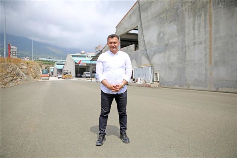 ALANYA BELEDİYESİ MAHMUTLAR SANAYİSİ’NE SSB UYGULAMASIYLA BETON YOL YAPTI