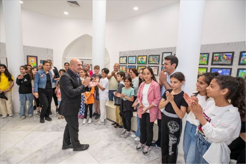 Çocuklar hayallerindeki mahalleyi resmetti