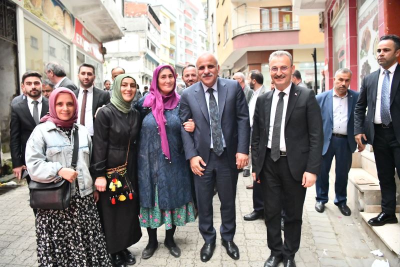 BAŞKAN ZORLUOĞLU ŞALPAZARI’NA ÇIKARMA YAPTI