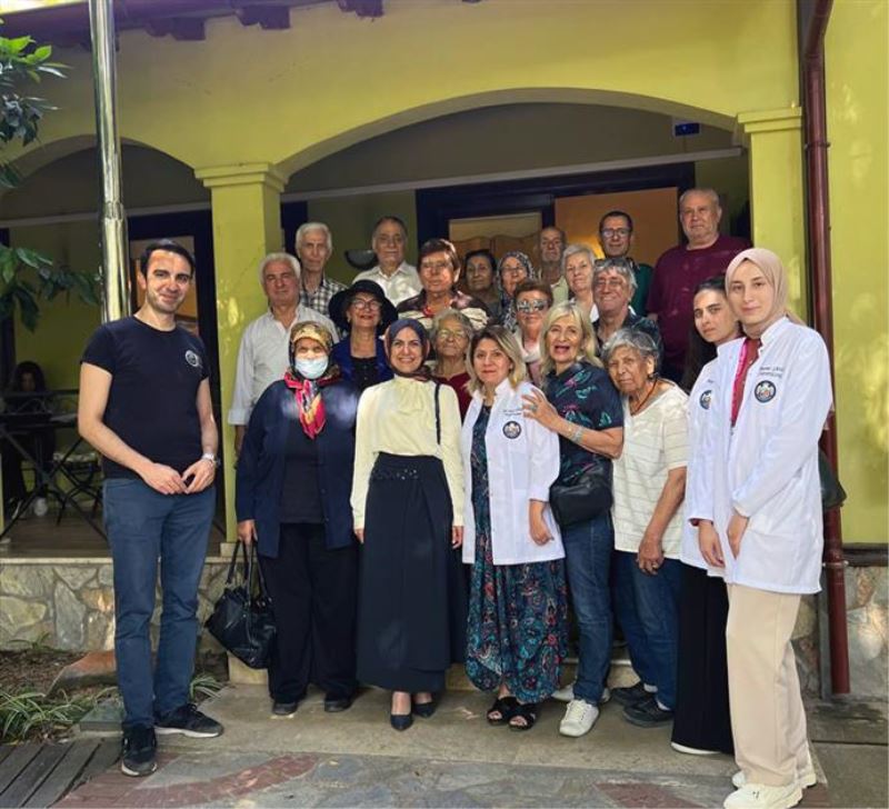 ALANYA BELEDİYESİ’NİN YAŞLILARA YÖNELİK SEMİNER VE EĞİTİMLERİ SÜRÜYOR