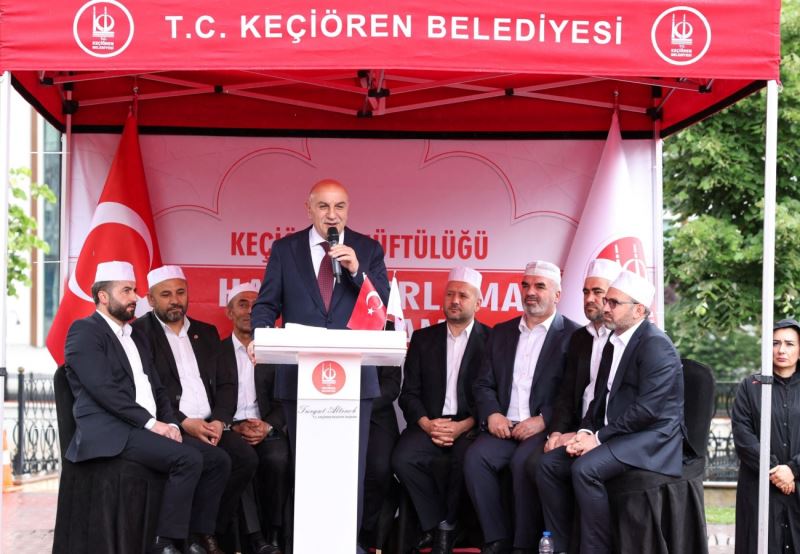 Keçiörenli hacı adayları yolcu edildi