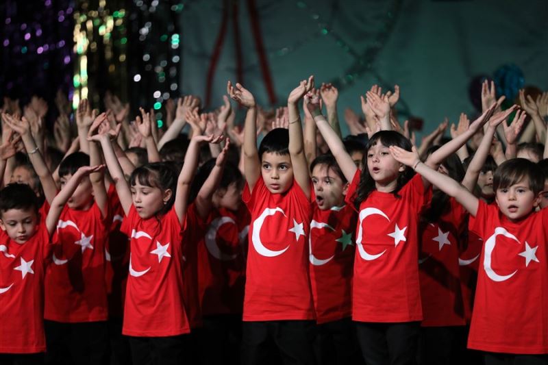 Minikler Kep Attı