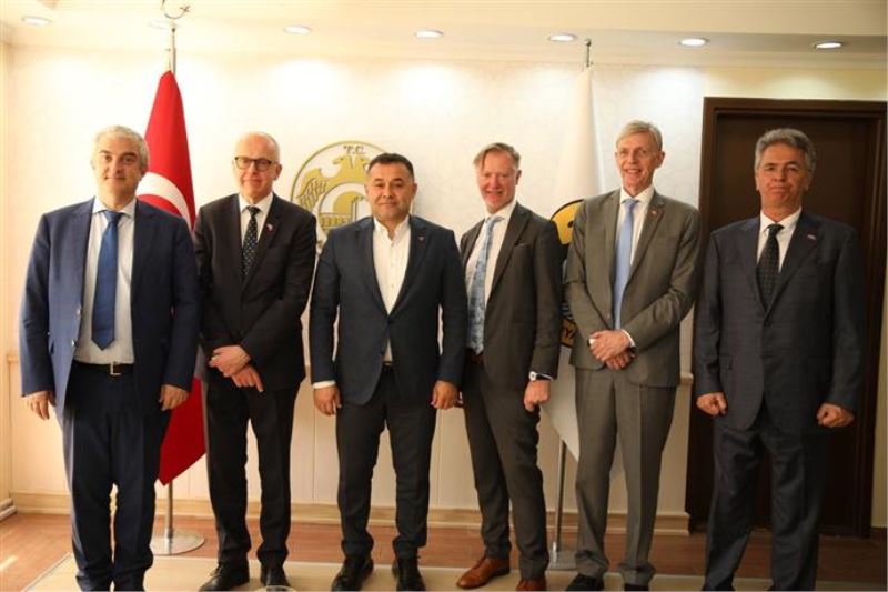BAŞKAN YÜCEL 4 ÜLKENİN BÜYÜKELÇİLERİNİ AĞIRLADI