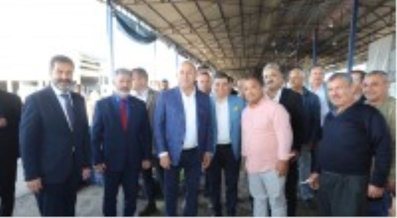 Tütüncü, Bakan Çavuşoğlu ile hal esnafıyla buluştu
