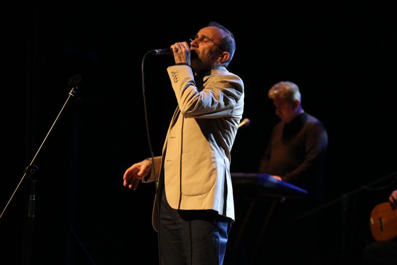 Ezgi Günleri, Ömer Karaoğlu konseriyle başladı