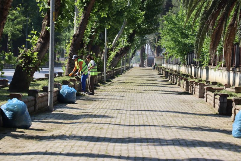 Nazilli Belediyesi’nin çalışmalarıyla sokaklar nefes alıyor
