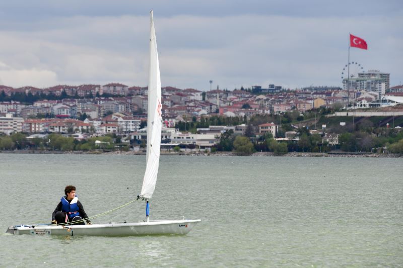 ANKARA BÜYÜKŞEHİR BELEDİYESİ YELKEN SPORU ETKİNLİĞİNE EV SAHİPLİĞİ YAPTI
