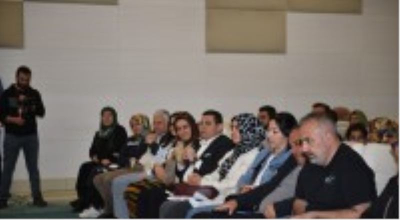 Yazar Senai Demirci, “Hayat bizden ne bekler?” dedi