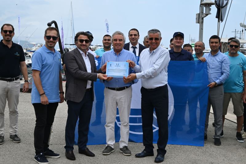 Kemer’in marinası 29’uncu mavi bayrağını aldı