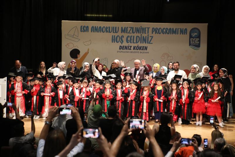 ESA Anaokulu 3. dönem mezunlarını verdi