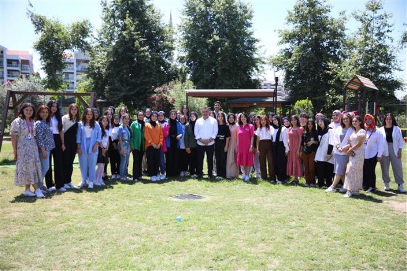 BAŞKAN YÜCEL, OBA KIZ ÖĞRENCİ YURDU ÖĞRENCİLERİ İLE BİR ARAYA GELDİ - KIZ ÖĞRENCİLERDEN BAŞKAN YÜCEL’İ DUYGULANDIRAN MEKTUP