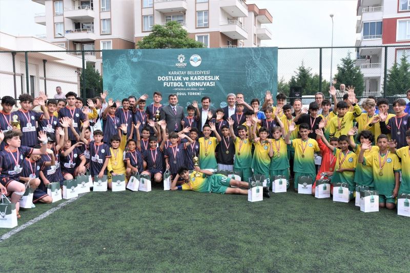 KARATAY’DA ORTAOKULLAR ARASI DOSTLUK VE KARDEŞLİK FUTBOL TURNUVASI TAMAMLANDI