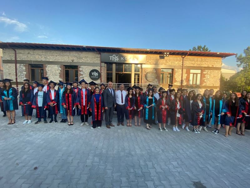 Belediye Başkanımız Serkan Koyuncu Mithatpaşa Ortaokulu Mezuniyet Törenine Katıldı