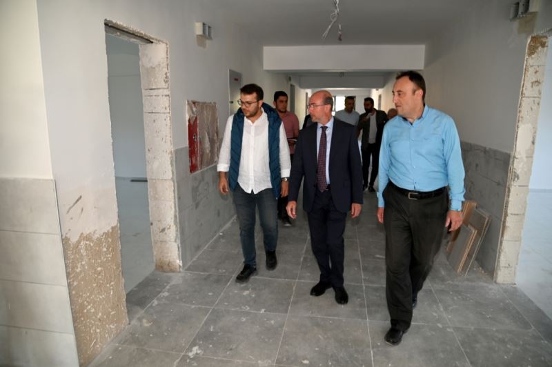 BAŞKAN PEKYATIRMACI SIZMA’YA KAZANDIRILACAK 8 DERSLİKLİ OKUL İNŞAATINI İNCELEDİ