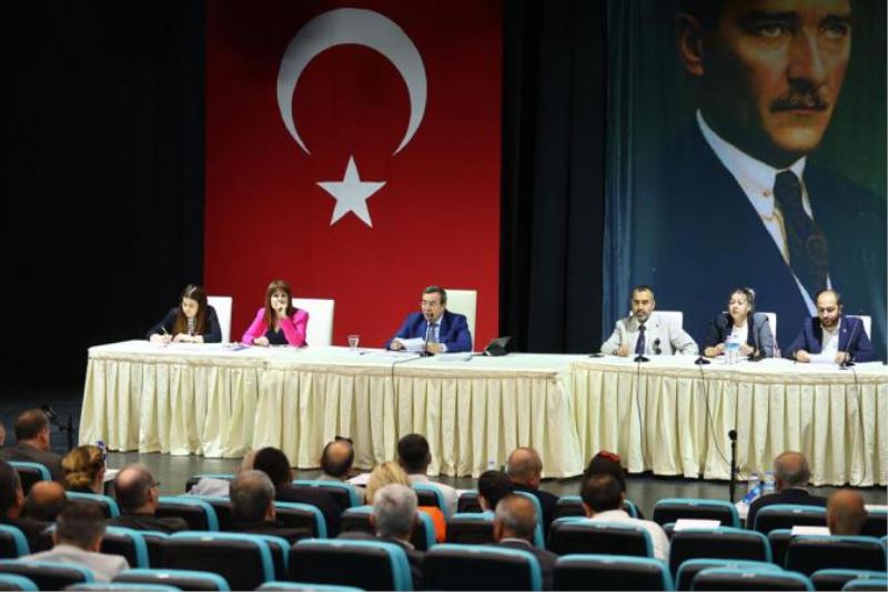 Batur: Sosyal Demokrat Doğdum, Sosyal Demokrat Devam Edeceğim
