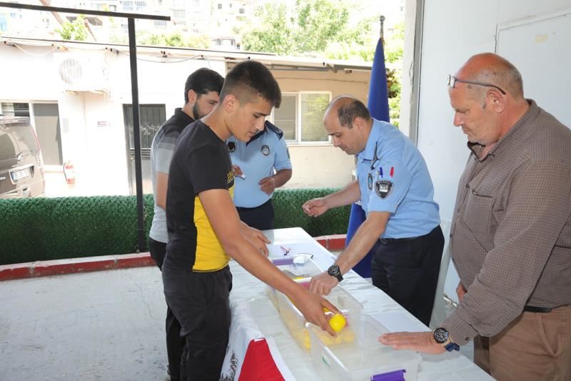 Bayraklı’da kurban satış yerleri kura ile belirlendi