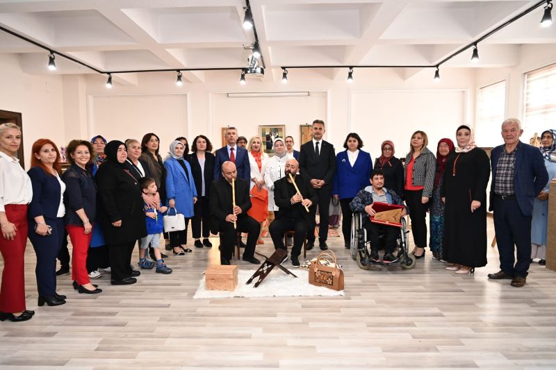 Yıl Sonu Sergisi El Sanatı Şölenine Dönüştü