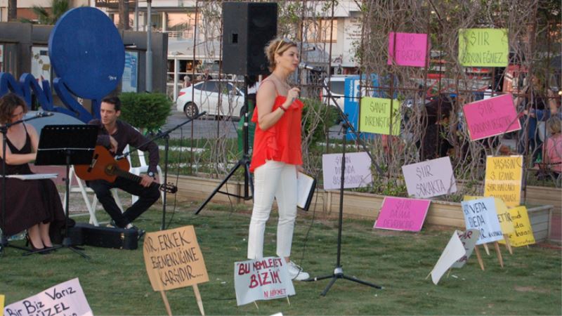 3. İzmir Şiir Hatları buluşması şölenle tamamlandı