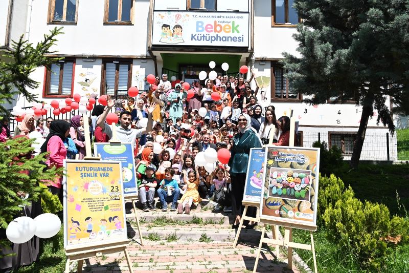 Kütüphanede Şenlik Var
