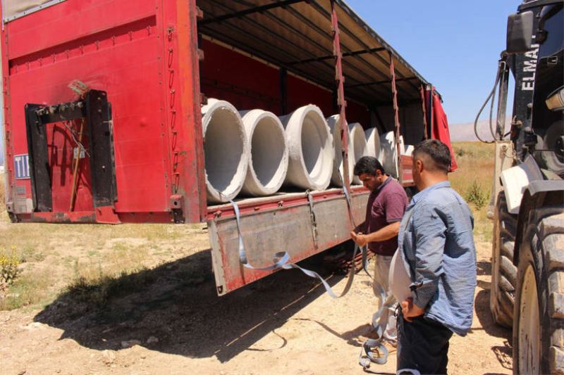Büyükşehir Belediyesi Yakaçiftlik’e sulama amaçlı bürz temin etti